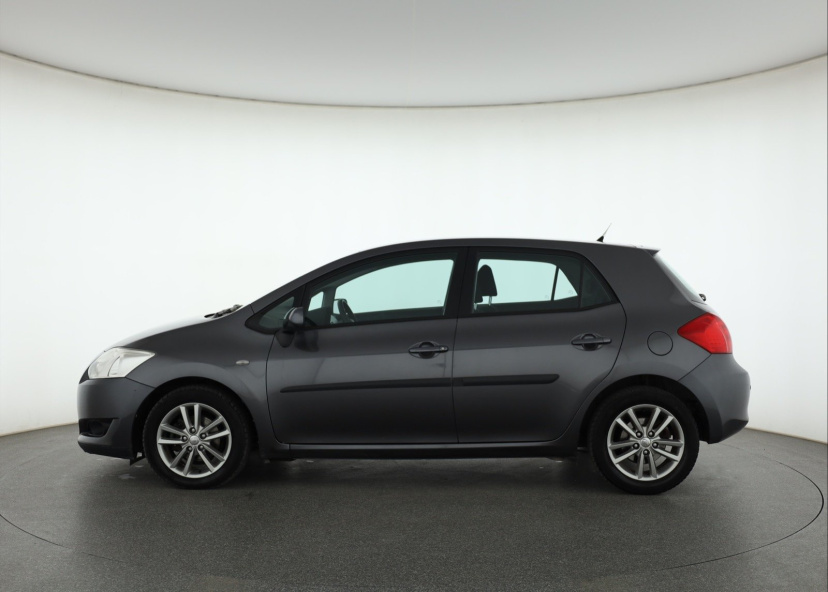 Toyota Auris, 2009