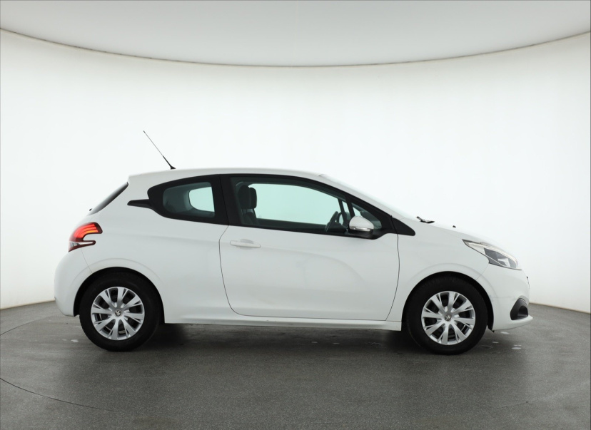 Peugeot 208, 2017