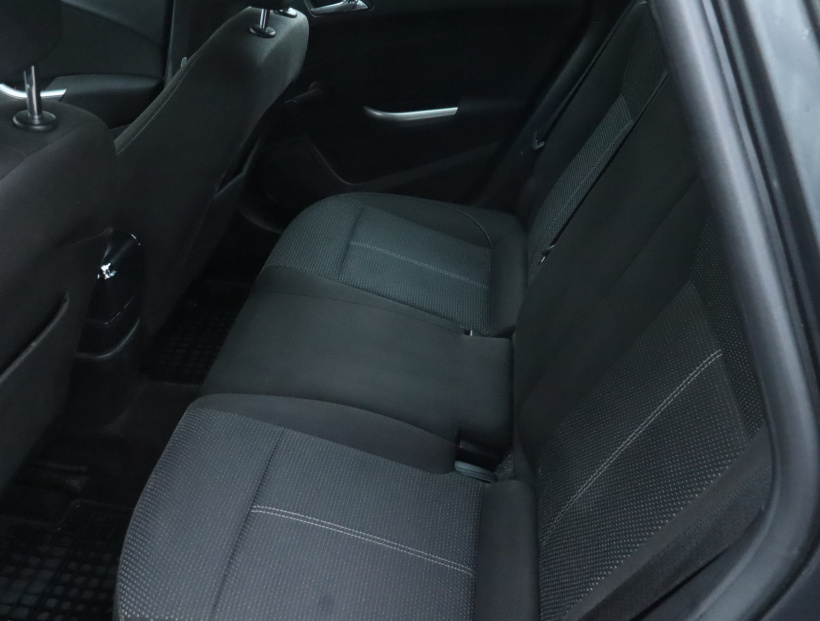Opel Astra, 2010