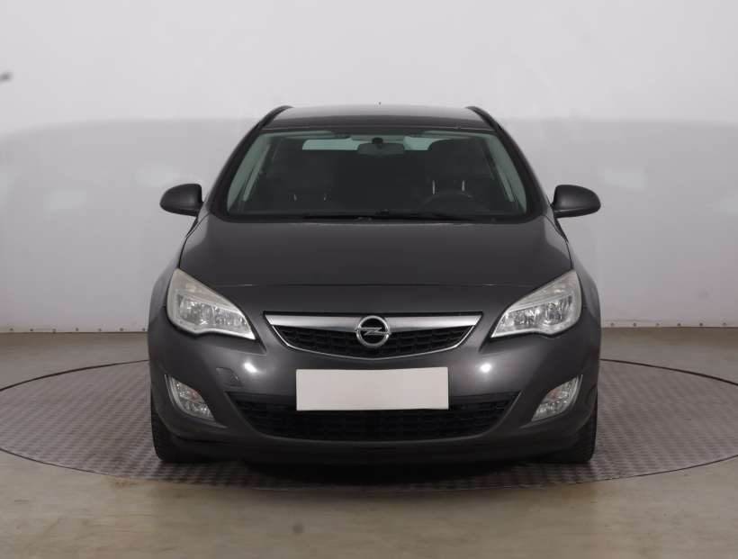 Opel Astra, 2010