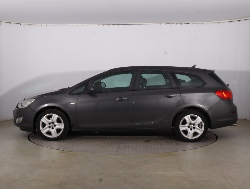 Opel Astra, 2010
