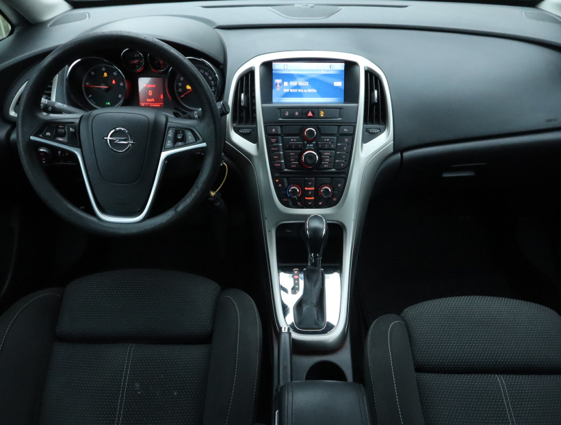 Opel Astra, 2010