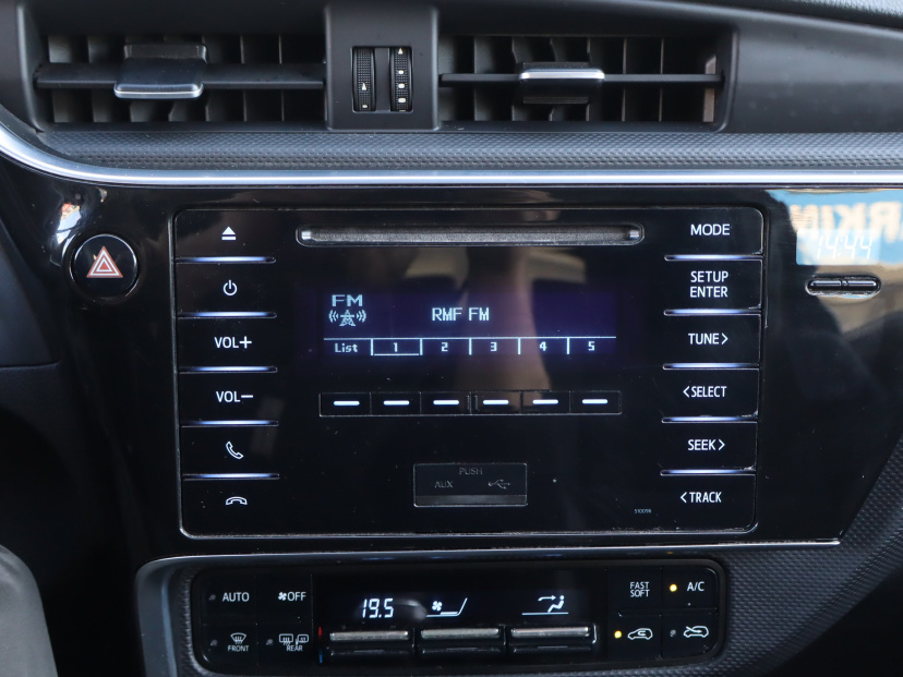 Toyota Auris, 2015