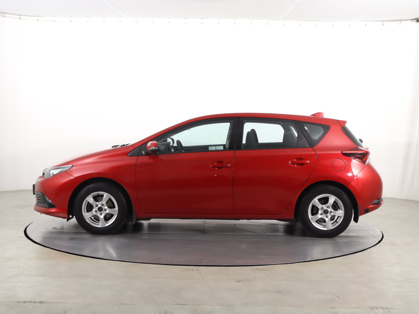 Toyota Auris, 2015