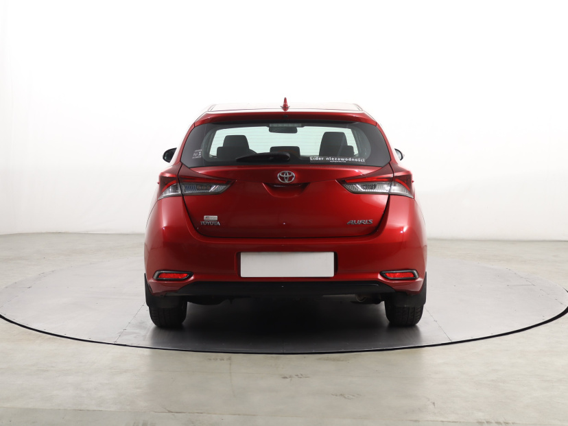 Toyota Auris, 2015