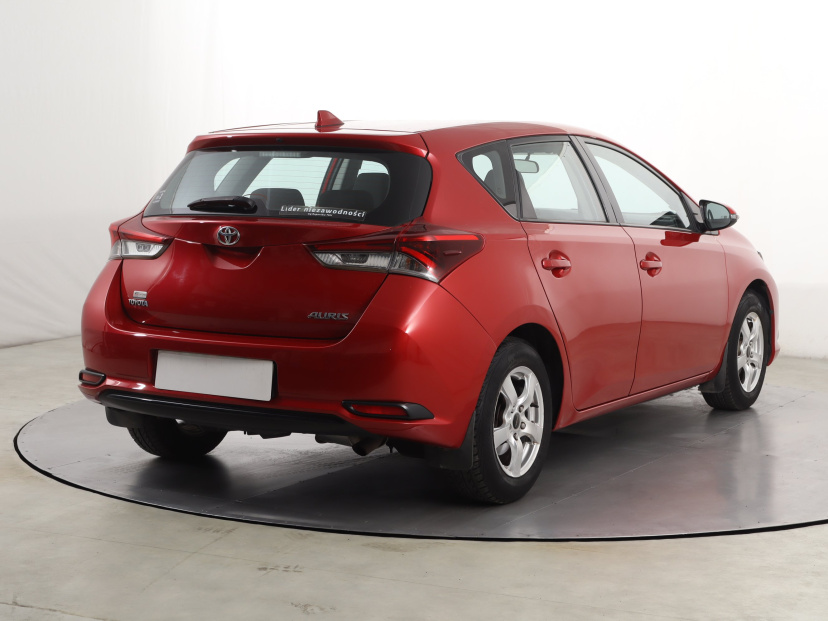 Toyota Auris, 2015