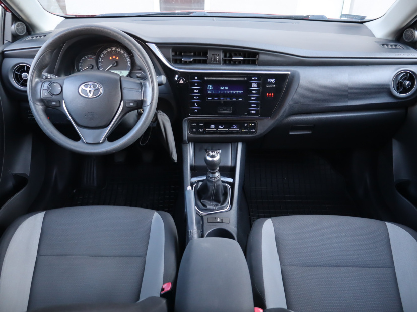 Toyota Auris, 2015