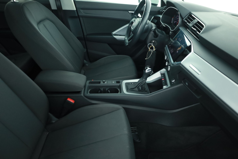 Audi Q3, 2021