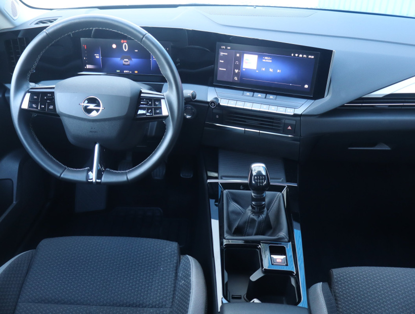 Opel Astra, 2024