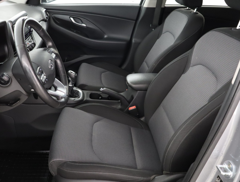 Hyundai i30, 2022