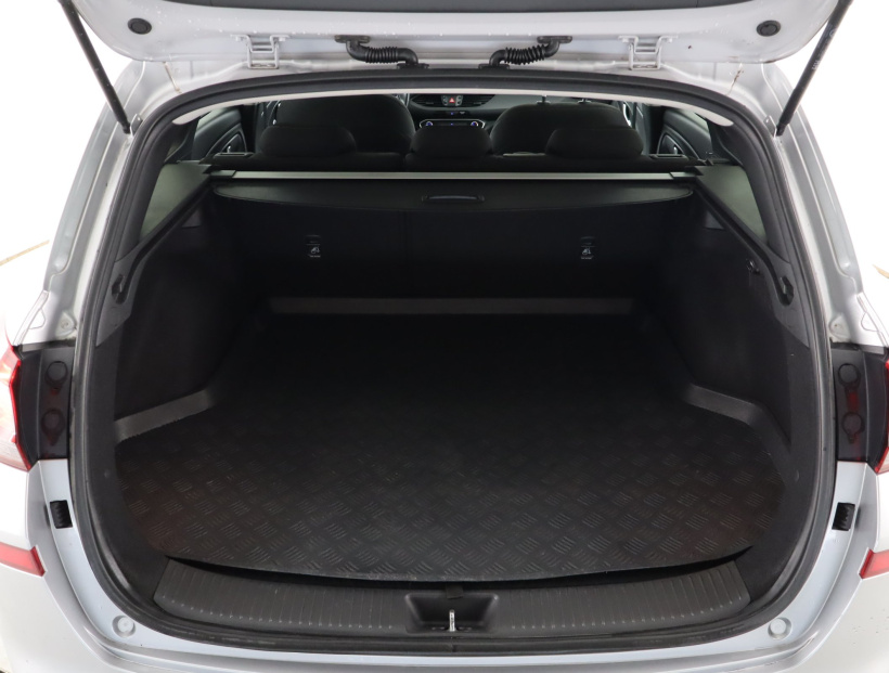 Hyundai i30, 2022