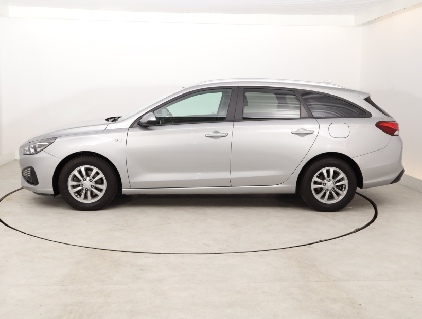 Hyundai i30, 2022