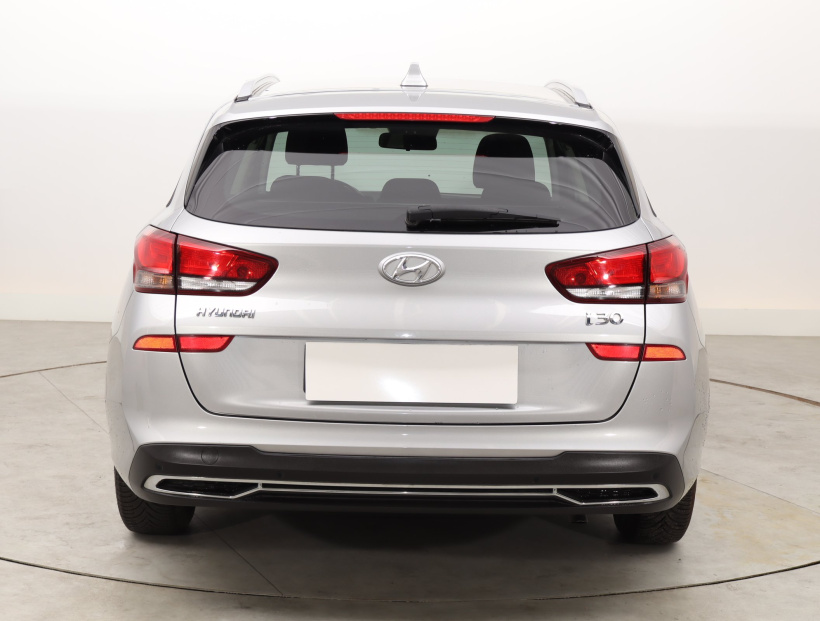 Hyundai i30, 2022
