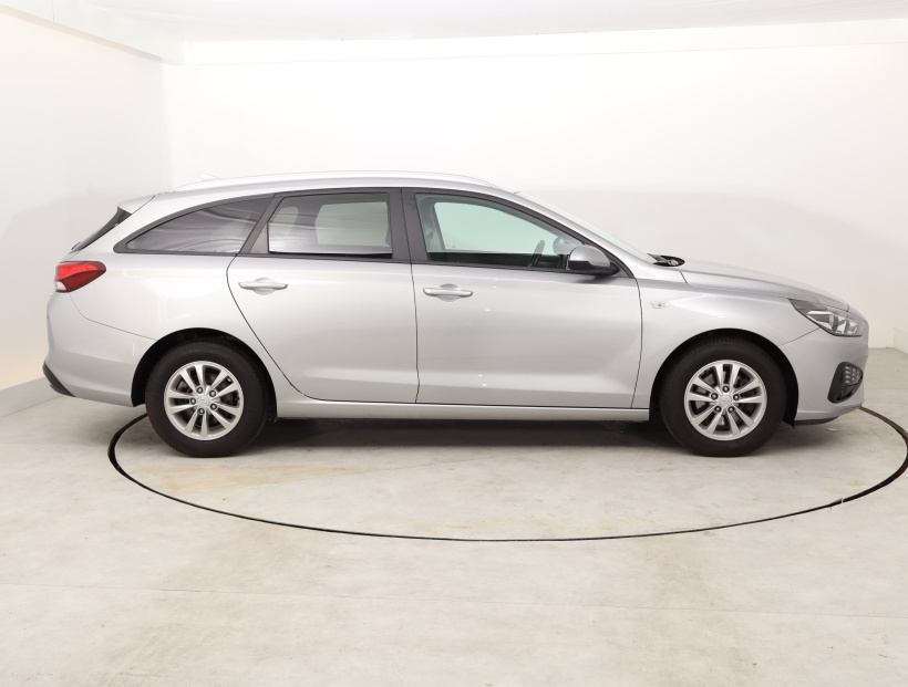 Hyundai i30, 2022