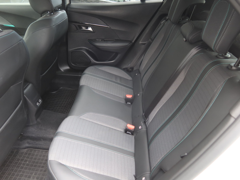 Peugeot 2008, 2021