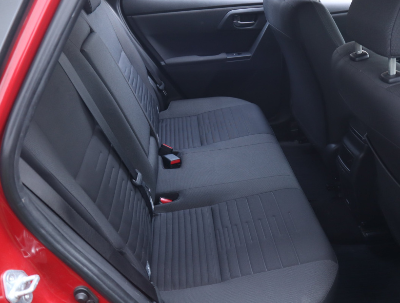 Toyota Auris, 2015