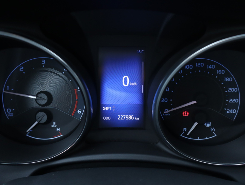 Toyota Auris, 2015