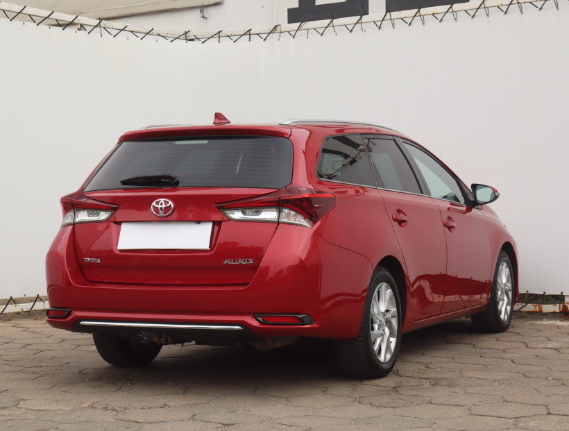 Toyota Auris, 2015