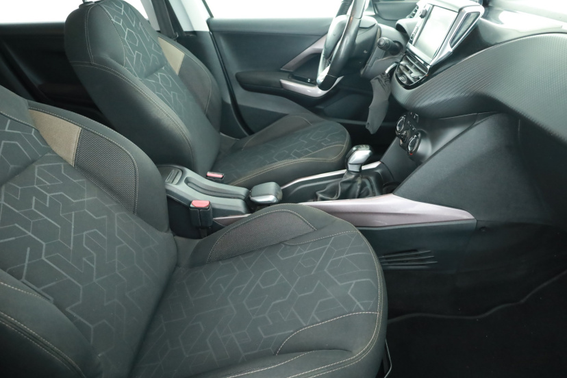 Peugeot 2008, 2015