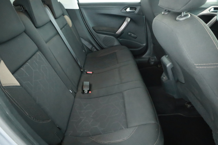 Peugeot 2008, 2015