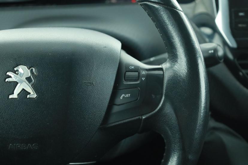 Peugeot 2008, 2015