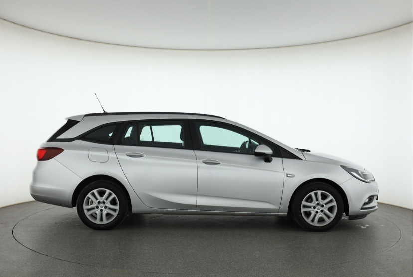 Opel Astra, 2018