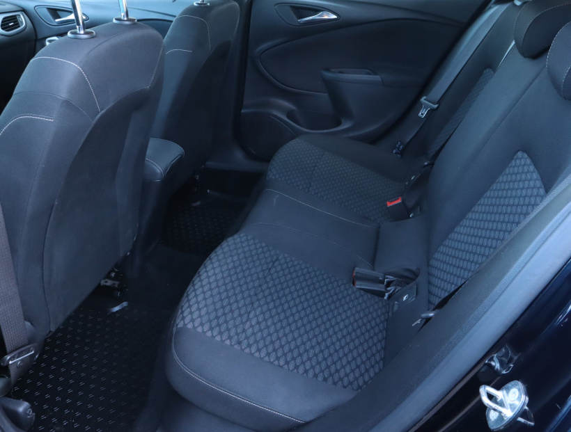 Opel Astra, 2018