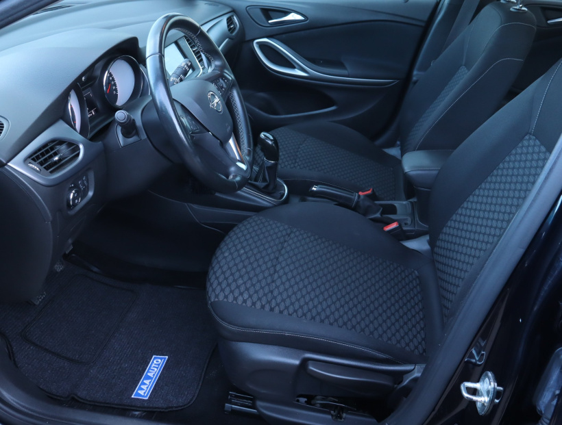 Opel Astra, 2018