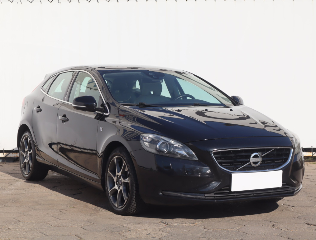 Volvo V40, 2016