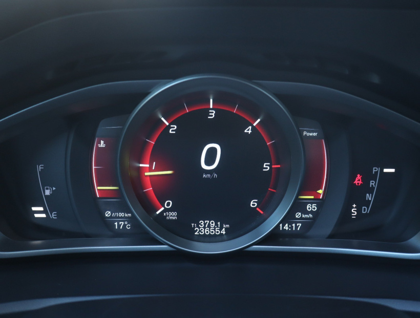 Volvo V40, 2016