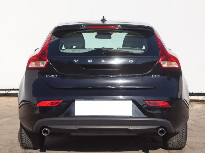 Volvo V40, 2016