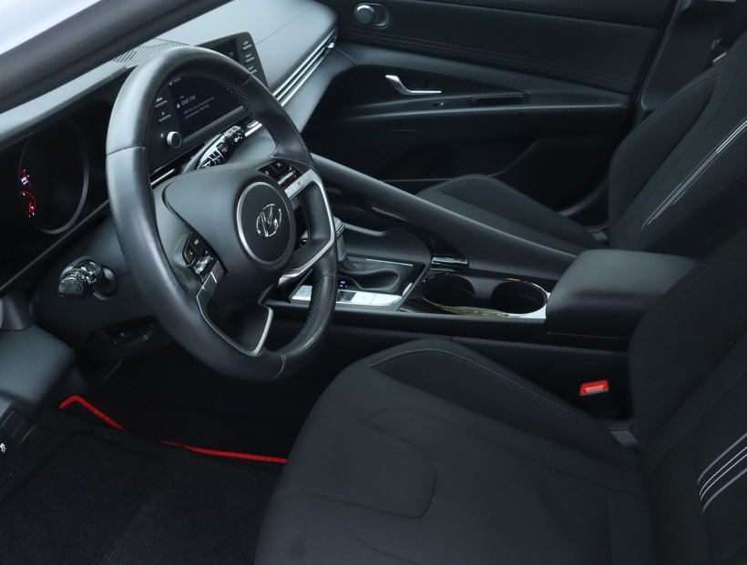 Hyundai Elantra, 2023