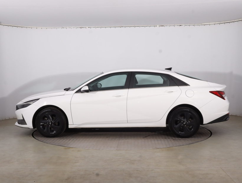 Hyundai Elantra, 2023