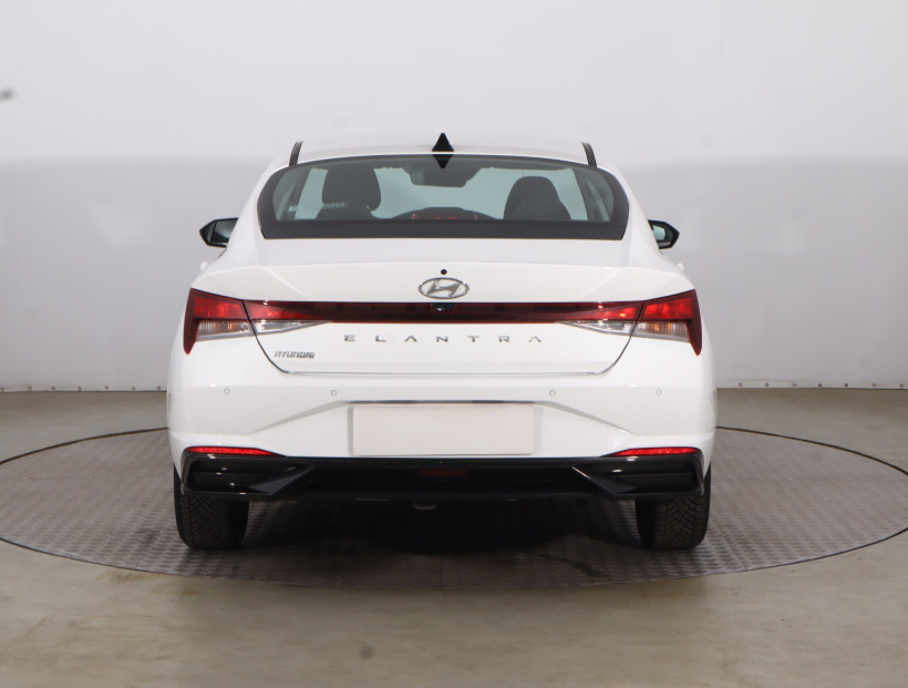 Hyundai Elantra, 2023
