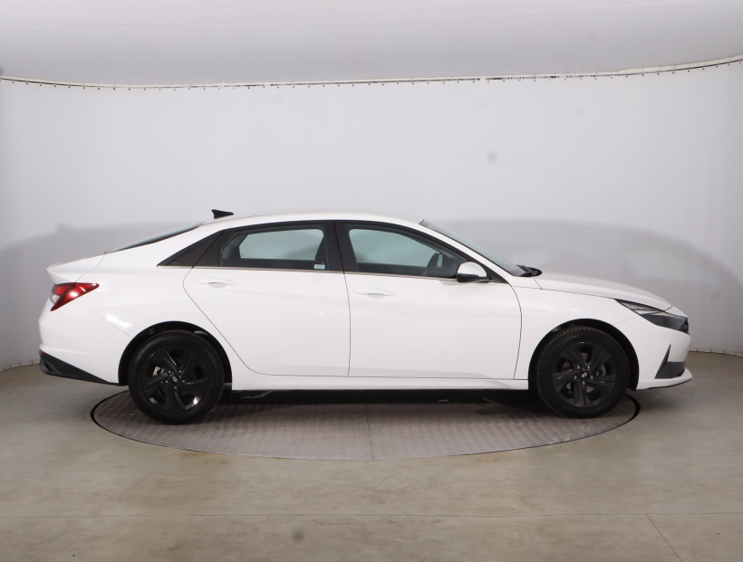 Hyundai Elantra, 2023