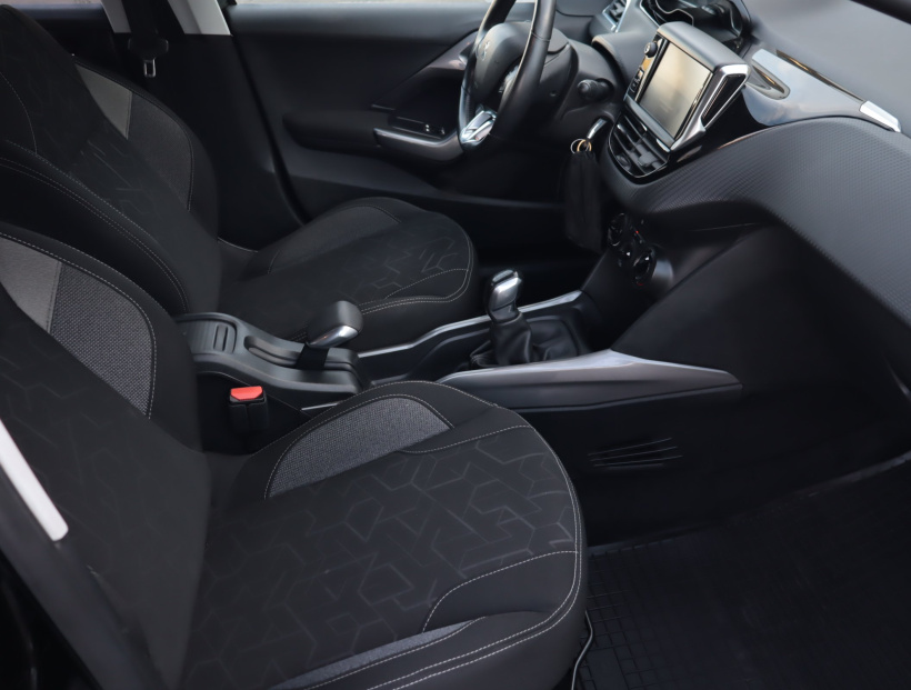 Peugeot 2008, 2017