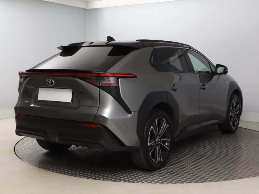 Toyota bZ4X, 2022