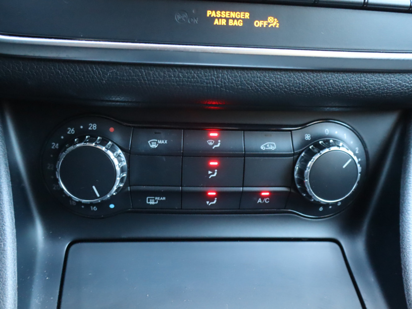 Mercedes-Benz GLA, 2015