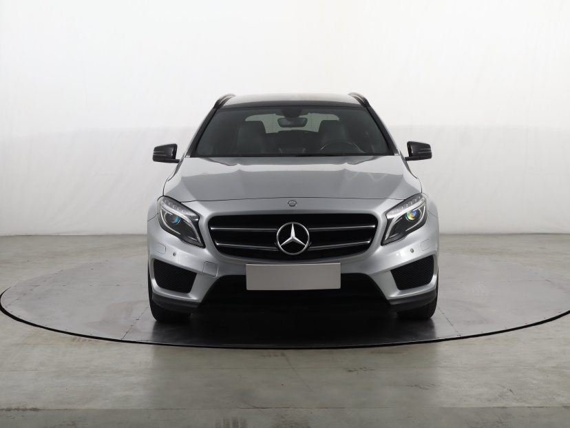 Mercedes-Benz GLA, 2015
