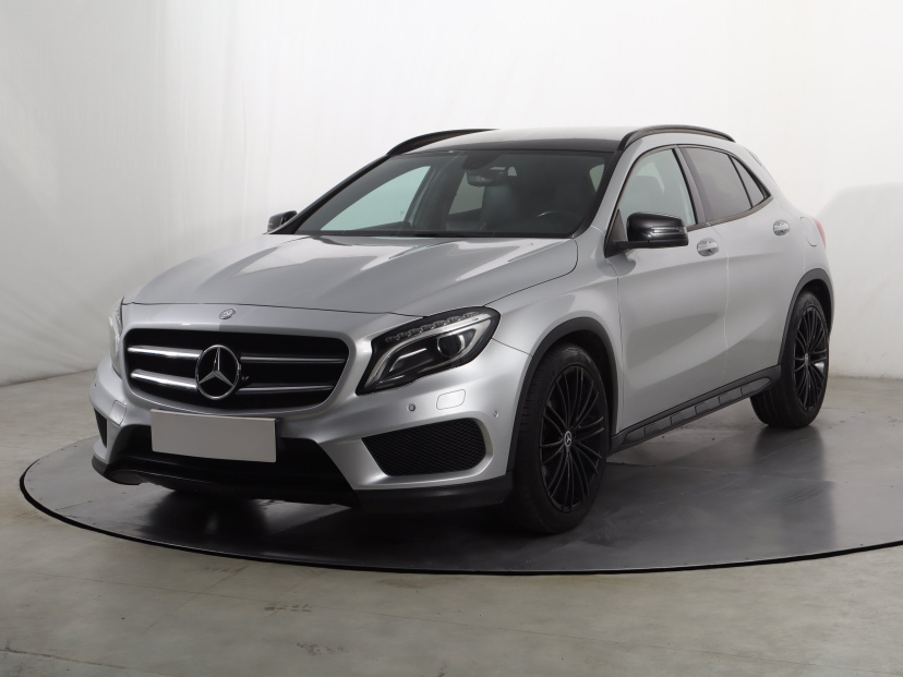 Mercedes-Benz GLA, 2015