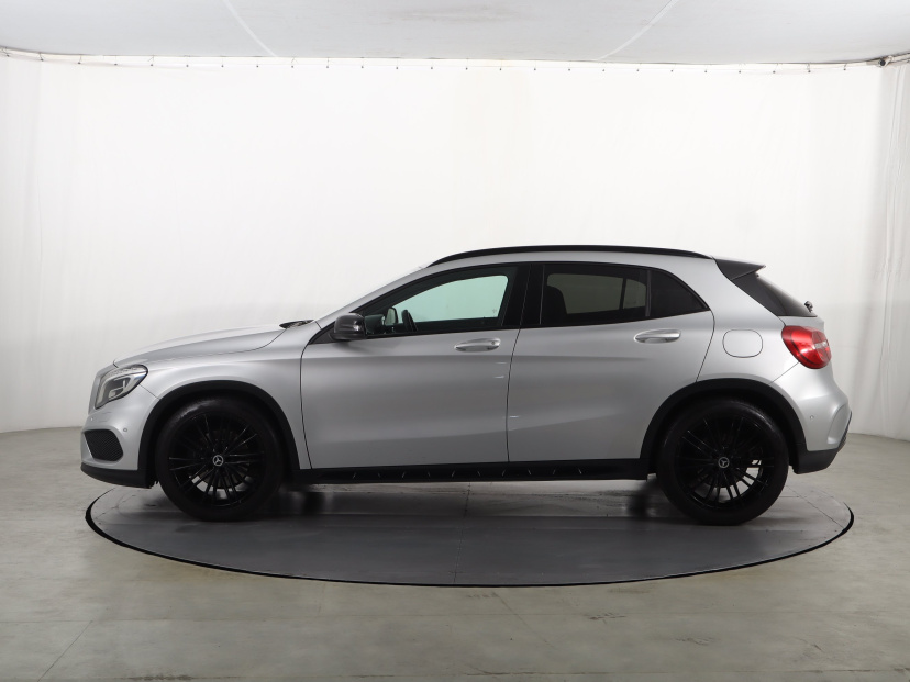 Mercedes-Benz GLA, 2015