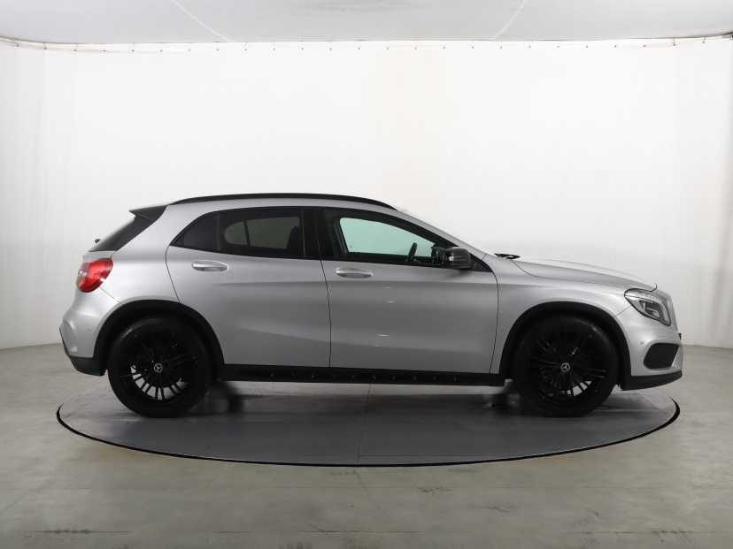 Mercedes-Benz GLA, 2015