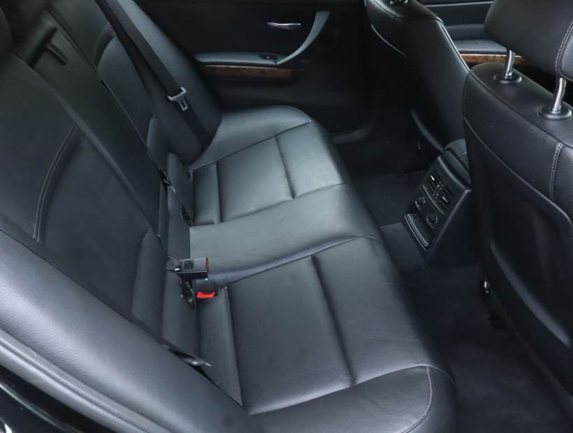 BMW 3, 2010