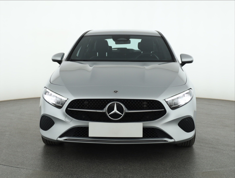 Mercedes-Benz A, 2023