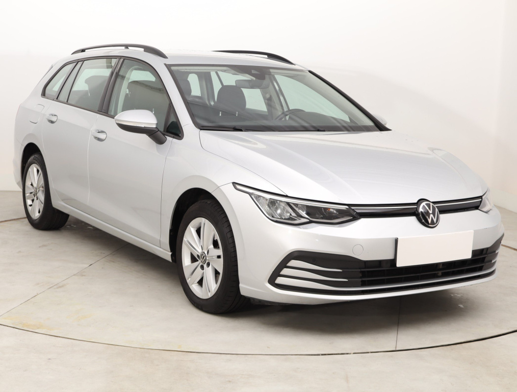 Volkswagen Golf, 2022