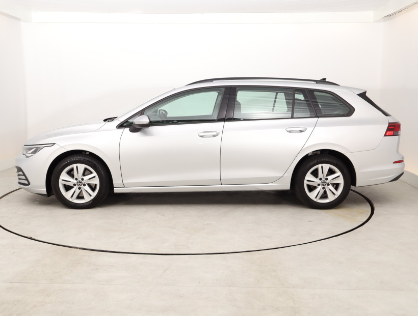 Volkswagen Golf, 2022