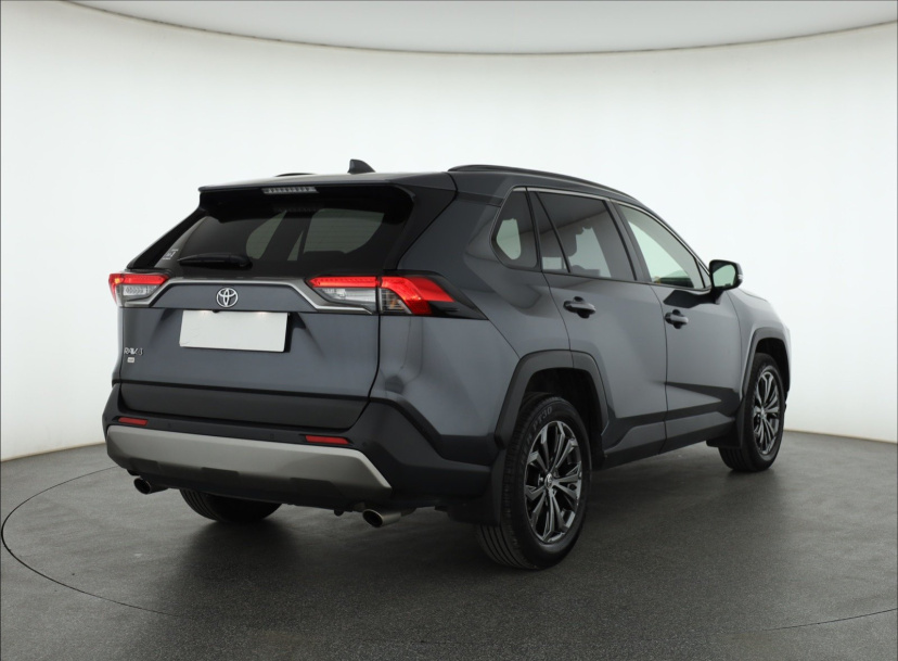 Toyota RAV 4, 2022