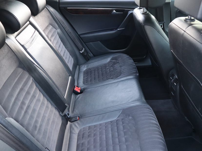 Volkswagen Passat, 2012