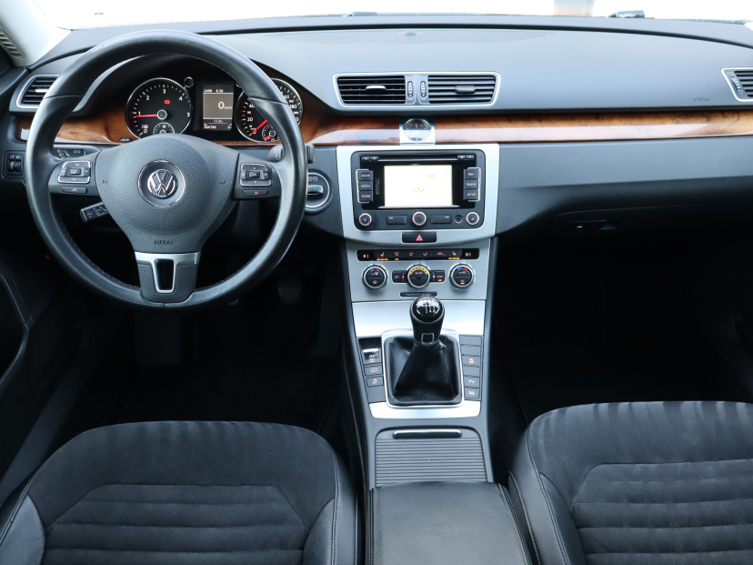 Volkswagen Passat, 2012