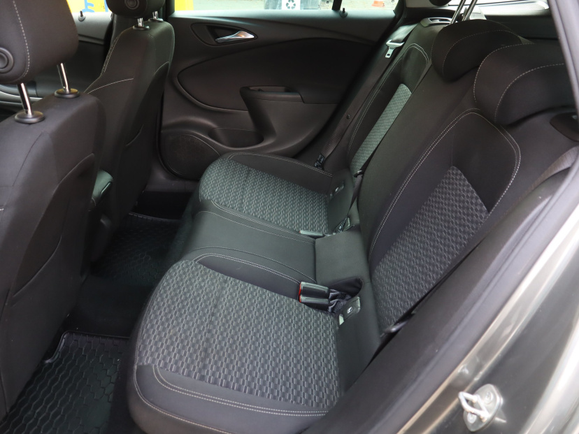 Opel Astra, 2018